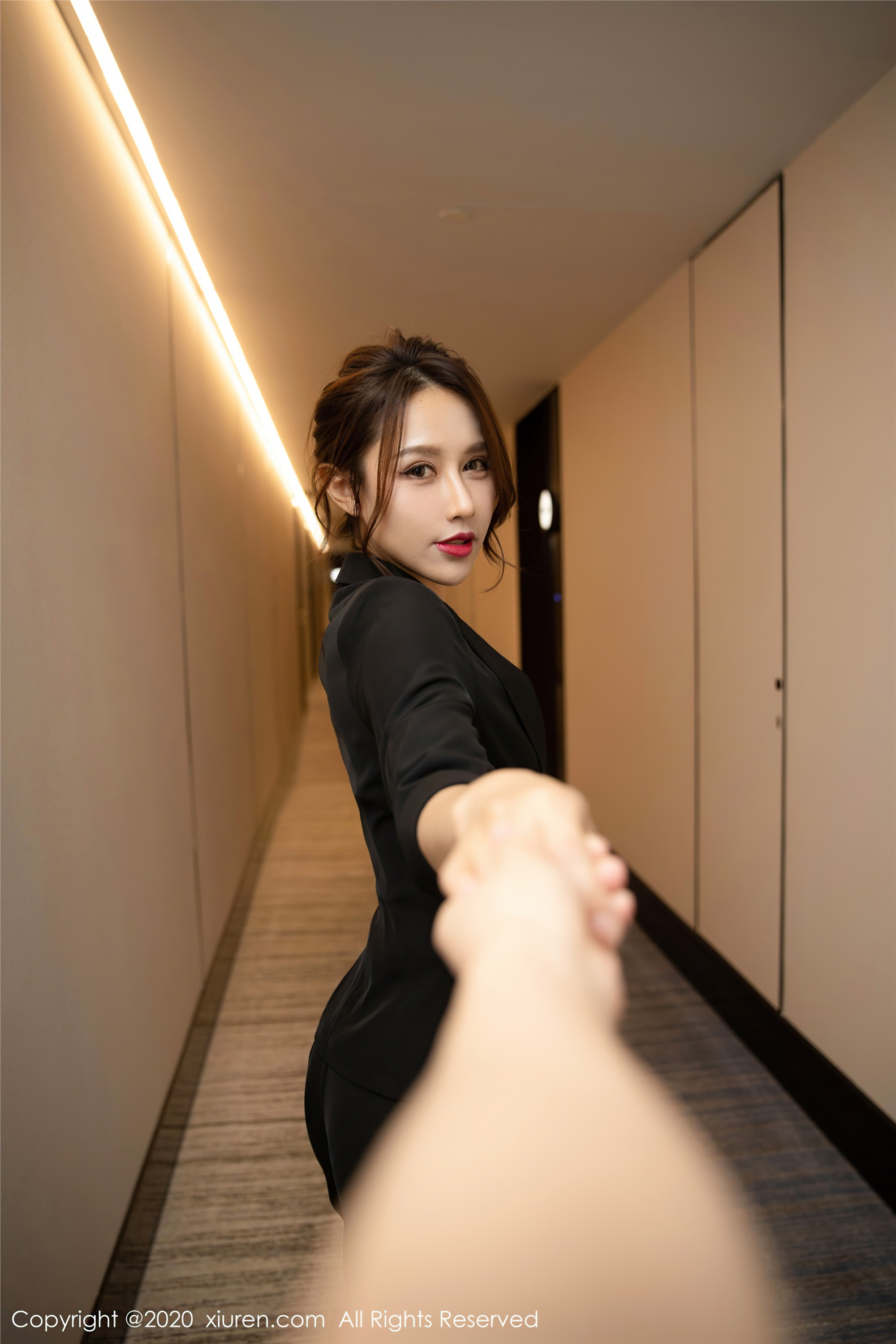 秀人网美媛馆 2020-09-21 Vol.2580 徐安安